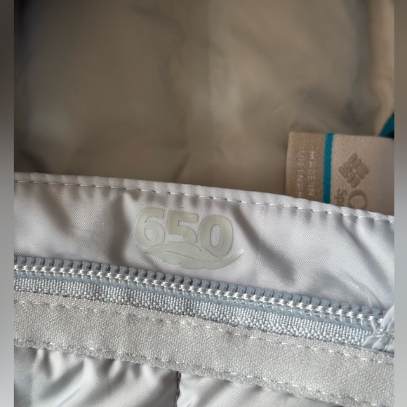 Women’s Columbia McKay Lake 650 Down Puffer Vest - Picture 4 of 5